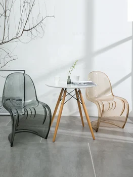 Модерните прозрачни трапезни столове, акрилна мебели за ресторант креативен дизайн, луксозни пластмасови столове за отдих S-тип